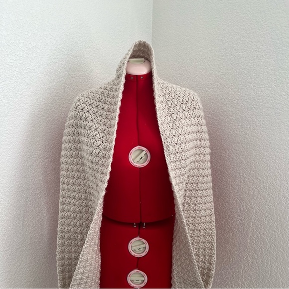 Winter Scarf With Buttons and Pockets Handmade Crochet New - Picture 6 of 8